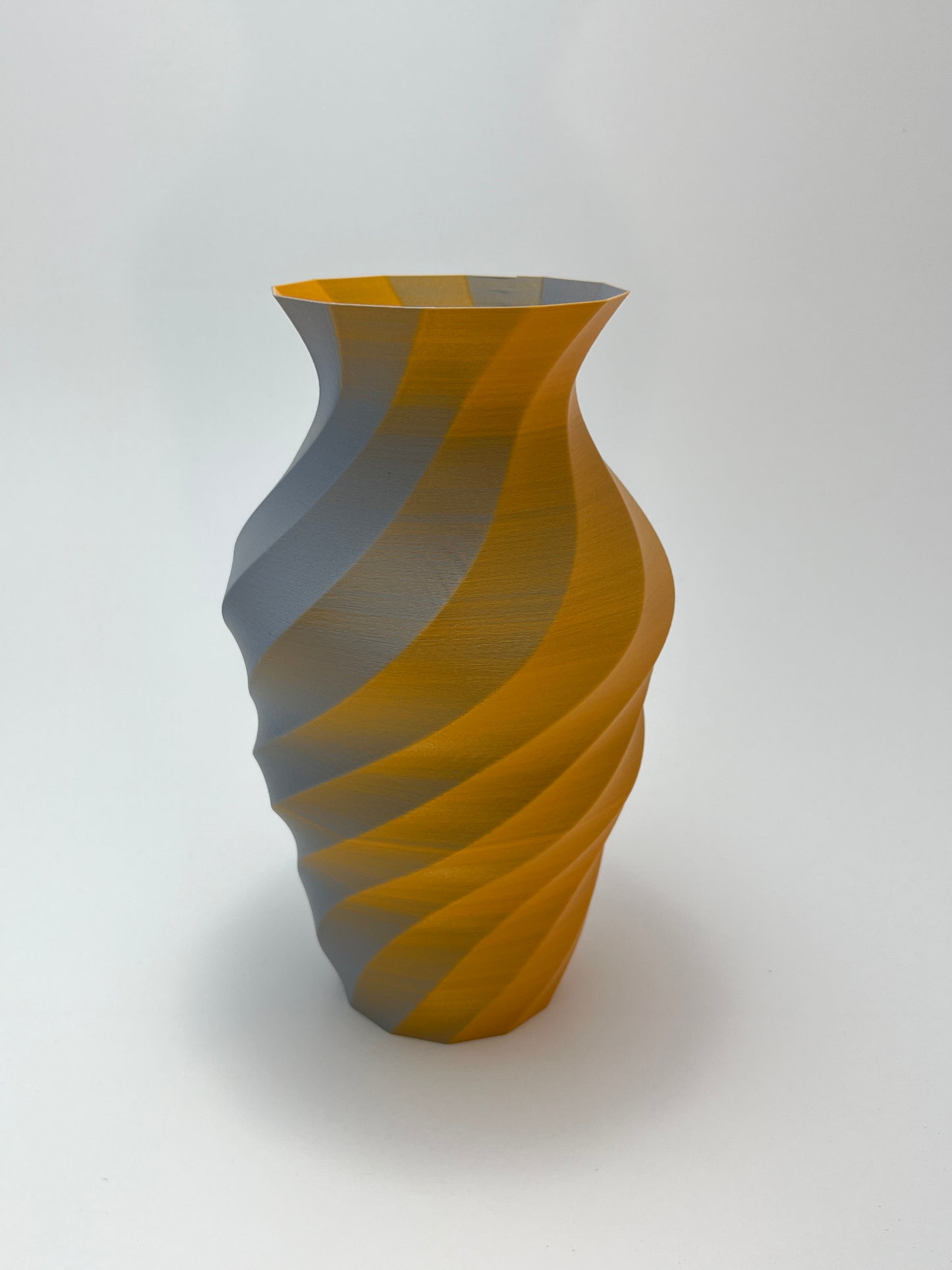 Unique and Elegant 3D Printed Twisted Vase - Handcrafted Art Piece for Home Decor